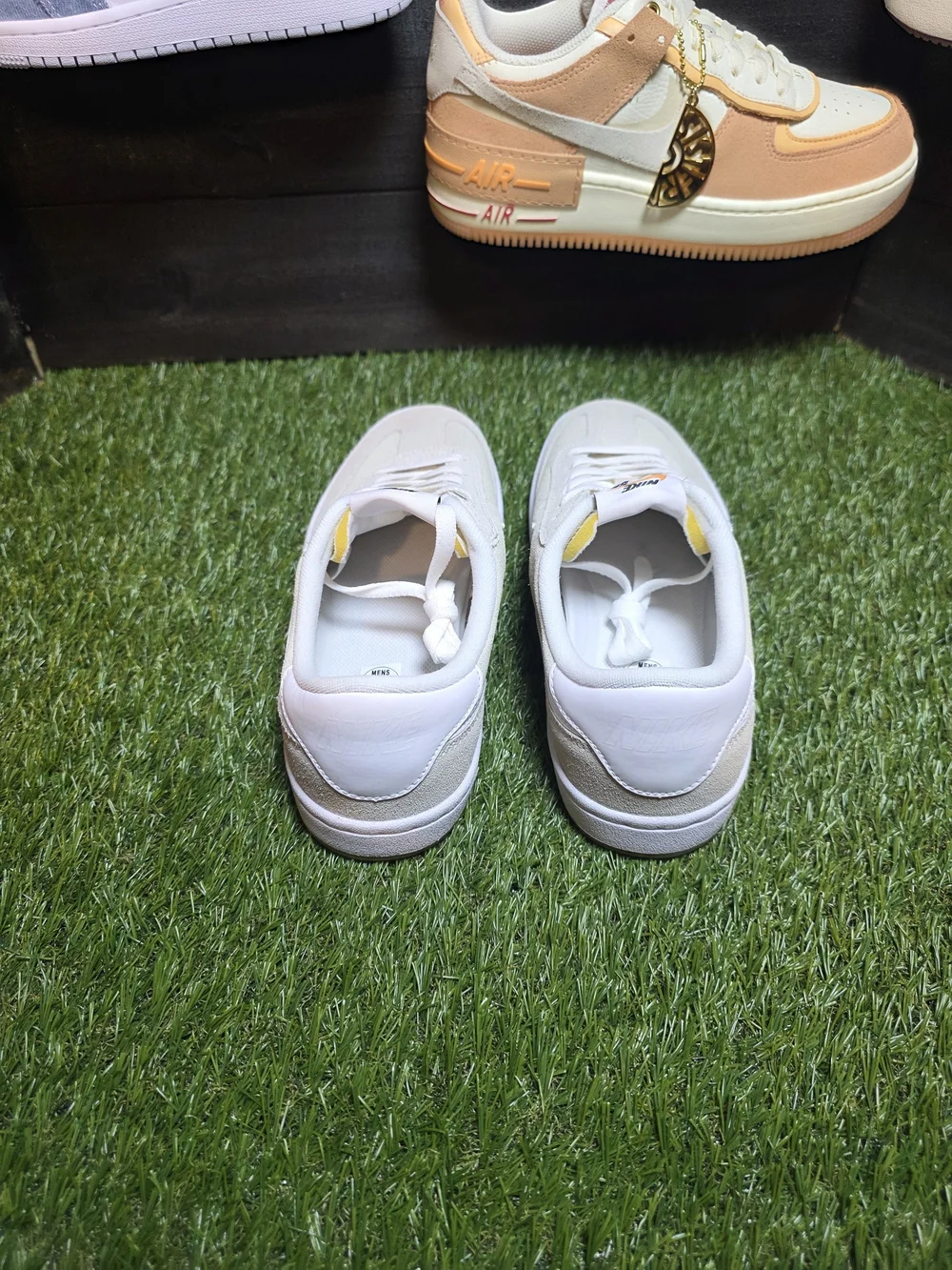 8 Men’s Nike SB FC Classic Sneakers — Cream/White